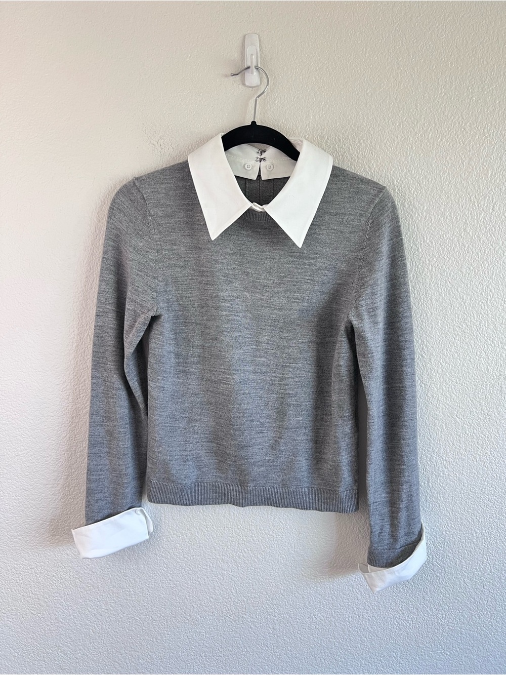 Alice and Olivia Women's Porla Collared Wool Sweater Grey Embroidered Heart - Picture 2 of 13